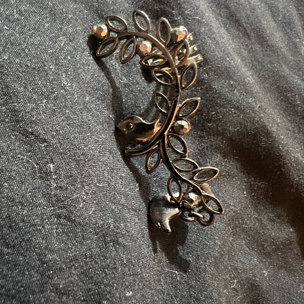 Elegant Black Leaf and Bird Earring